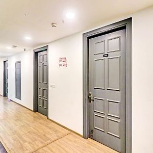 Townhouse Sector 30 Near Botanic Garden Of Indian Republic
